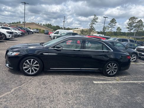 Used 2018 Lincoln Continental Premiere FWD image 4