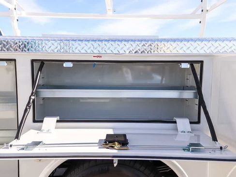 New 2026 Ford F250 XL w/ XL Chrome Package RWD image 32
