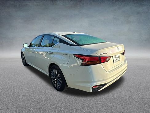 Used 2025 Nissan Altima 2.5 SV FWD image 26