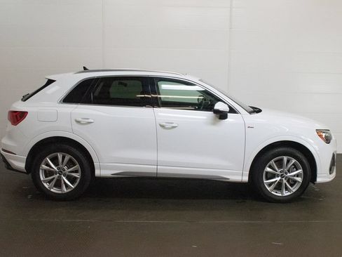 Used 2021 Audi Q3 2.0T Premium w/ Convenience Package AWD/4WD image 3