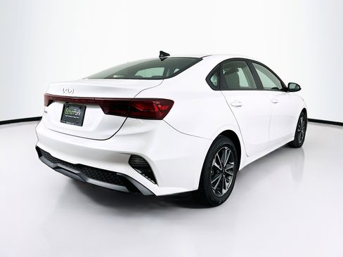 Used 2024 Kia Forte LXS image 9