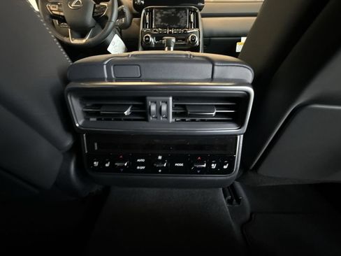 New 2026 Lexus LX 600 4WD w/ Luxury Package image 10