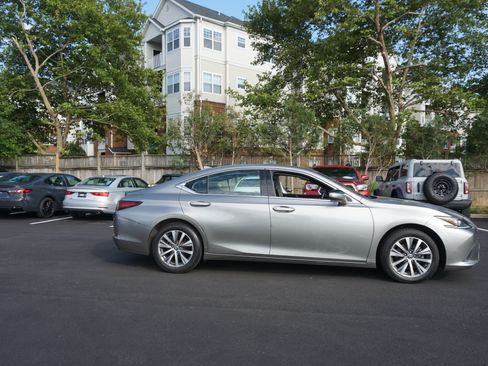 Used 2019 Lexus ES 350 FWD image 3