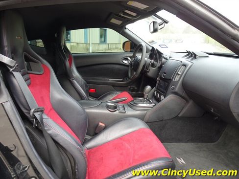 Used 2016 Nissan 370Z NISMO RWD image 13