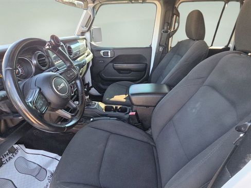 Used 2020 Jeep Gladiator Sport image 21