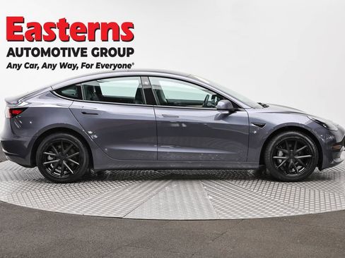 Used 2023 Tesla Model 3 Standard Range image 4