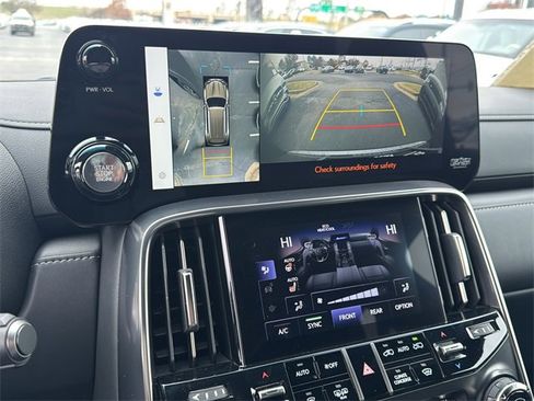 Used 2024 Lexus LX 600 4WD w/ Appearance Package image 19