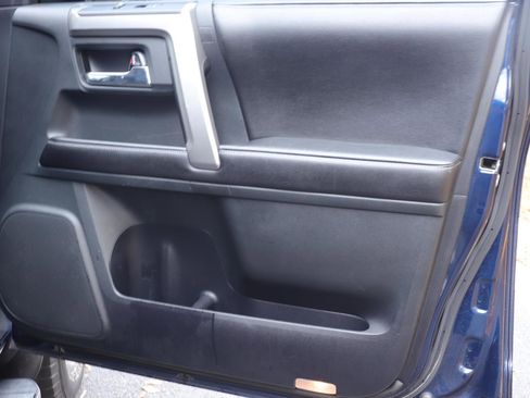 Used 2015 Toyota 4Runner SR5 Premium image 17