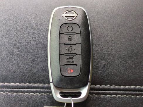 Used 2024 Nissan Pathfinder Platinum w/ Black Appearance Package image 30