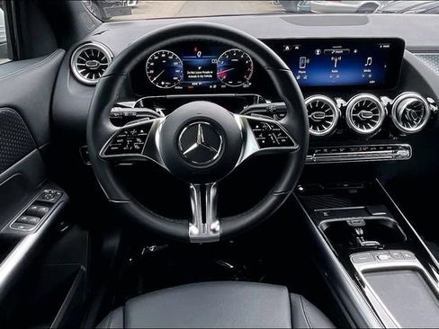 Used 2026 Mercedes-Benz GLA 250 4MATIC image 4