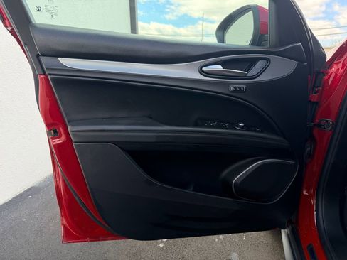 Used 2018 Alfa Romeo Stelvio Ti Sport image 22