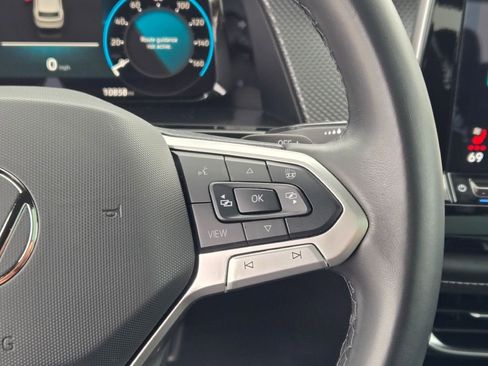 Used 2024 Volkswagen Atlas Cross Sport SEL Premium R-Line image 27