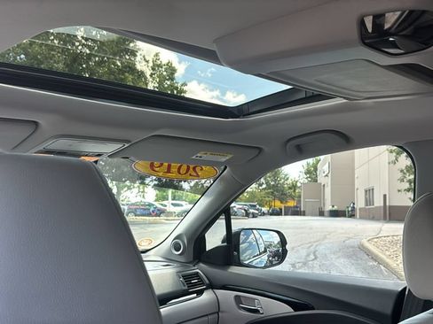 Used 2019 Honda Pilot Touring image 29