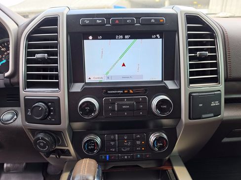 Used 2019 Ford F150 King Ranch w/ Equipment Group 601A Luxury AWD/4WD image 22