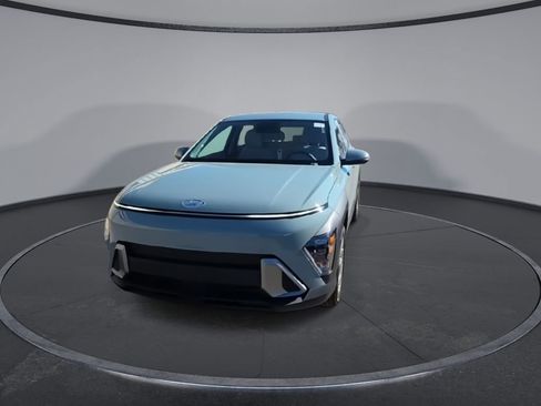 New 2026 Hyundai Kona SE image 3