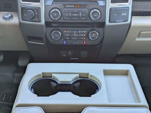 Used 2015 Ford F150 Lariat RWD image 29