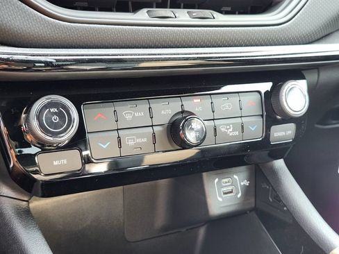 New 2026 Jeep Compass Limited AWD/4WD image 23