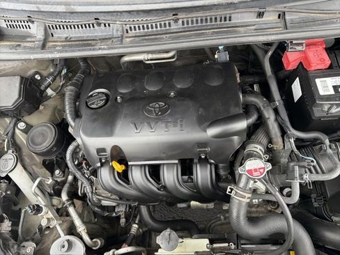 Used 2017 Toyota Yaris L image 26