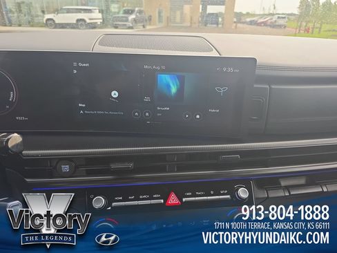 Used 2025 Hyundai Santa Fe Calligraphy FWD image 17