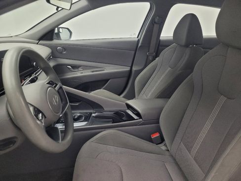 Used 2025 Hyundai Elantra SE FWD image 17