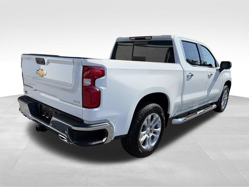 Used 2025 Chevrolet Silverado 1500 LTZ AWD/4WD image 9