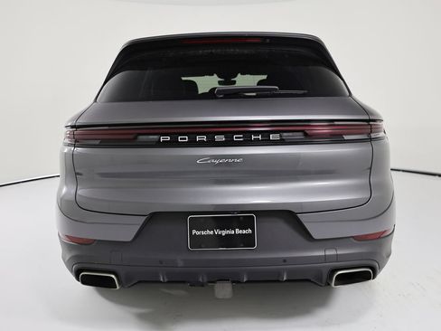 Used 2024 Porsche Cayenne AWD/4WD image 6