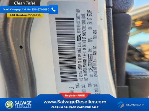 Used 2015 Jeep Cherokee Latitude FWD image 16