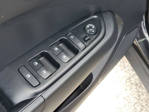Used 2026 Hyundai Venue SE FWD image 17