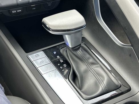 Used 2024 Hyundai Elantra SEL FWD image 19