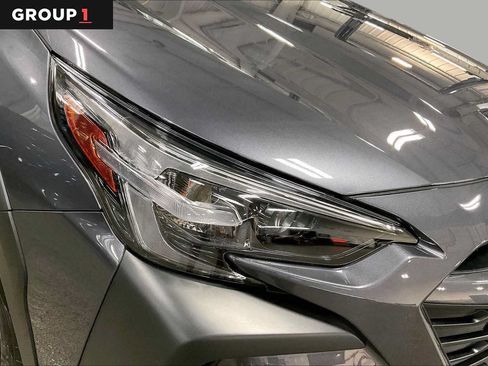 Used 2025 Subaru Outback Premium AWD/4WD image 27