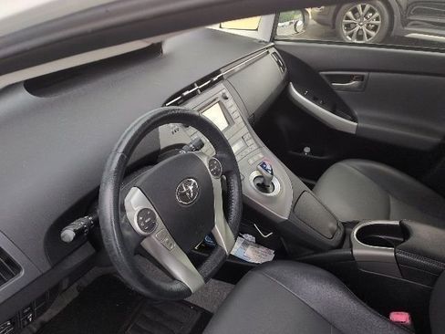 Used 2012 Toyota Prius Five FWD image 3