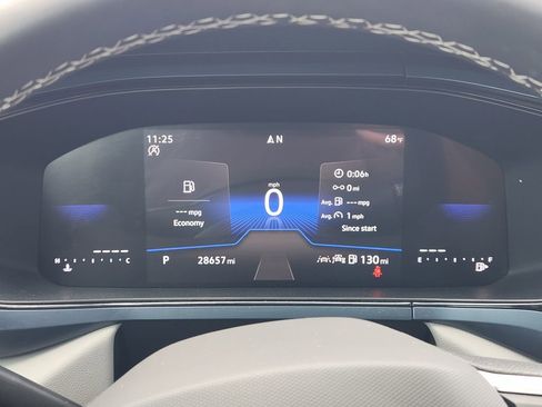 Used 2024 Volkswagen Taos SE image 15