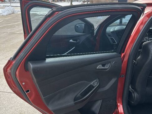 Used 2018 Ford Focus ST w/ Equipment Group 401A image 40