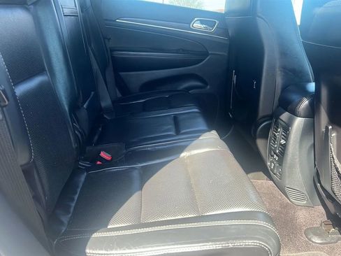 Used 2015 Jeep Grand Cherokee Limited w/ Luxury Group II RWD image 8
