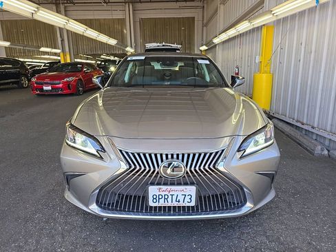 Used 2020 Lexus ES 350 w/ Accessory Package FWD image 2