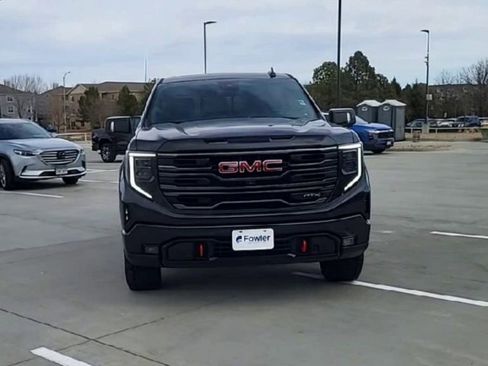 Used 2023 GMC Sierra 1500 AT4 w/ AT4 Preferred Package image 4