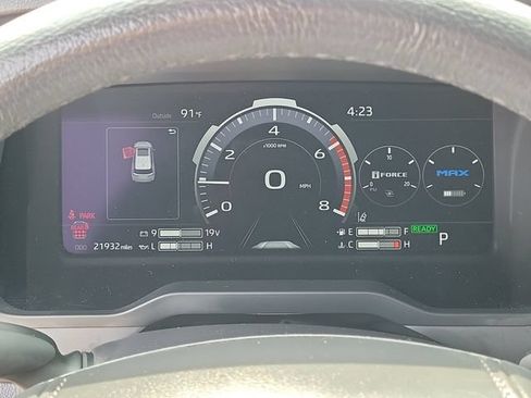 Used 2025 Toyota Sequoia SR5 AWD/4WD image 28