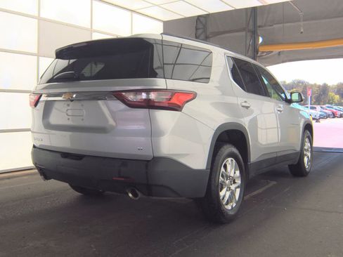 Used 2019 Chevrolet Traverse LT FWD image 6
