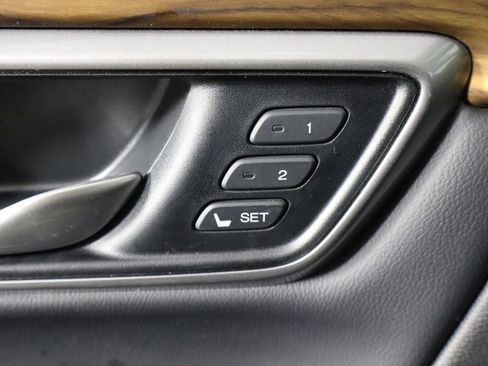 Used 2018 Honda CR-V Touring image 21