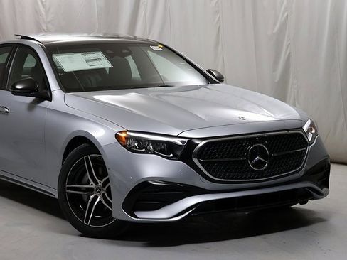 New 2026 Mercedes-Benz E 350 4MATIC Sedan image 2