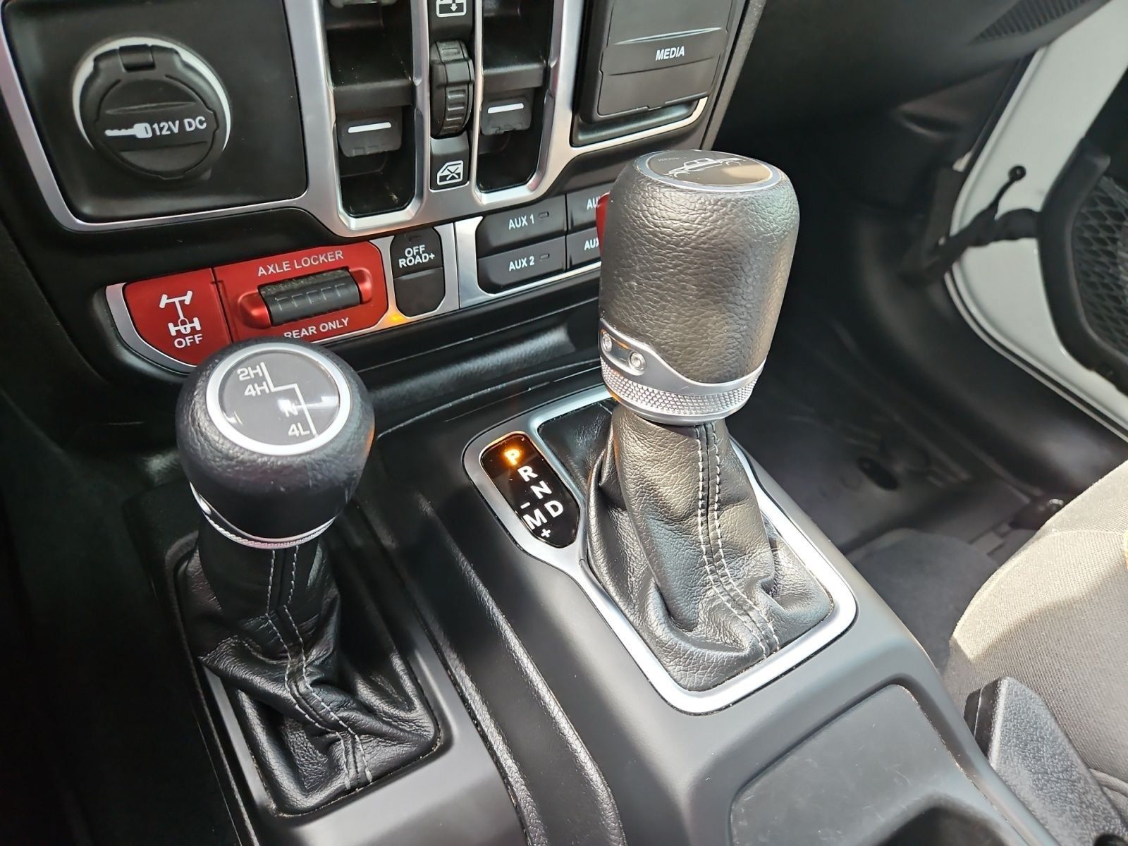 Used 2024 Jeep Gladiator Mojave w/ Convenience Group AWD/4WD image 27