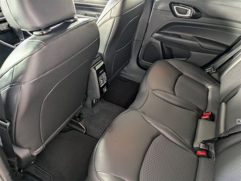 New 2026 Jeep Compass Latitude image 16