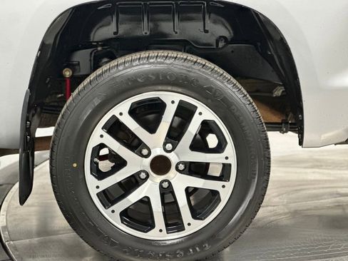 Used 2017 Toyota Tundra SR5 w/ SR5 Upgrade Package image 26