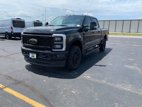 New 2026 Ford F250 Lariat w/ Black Appearance Package AWD/4WD image 1