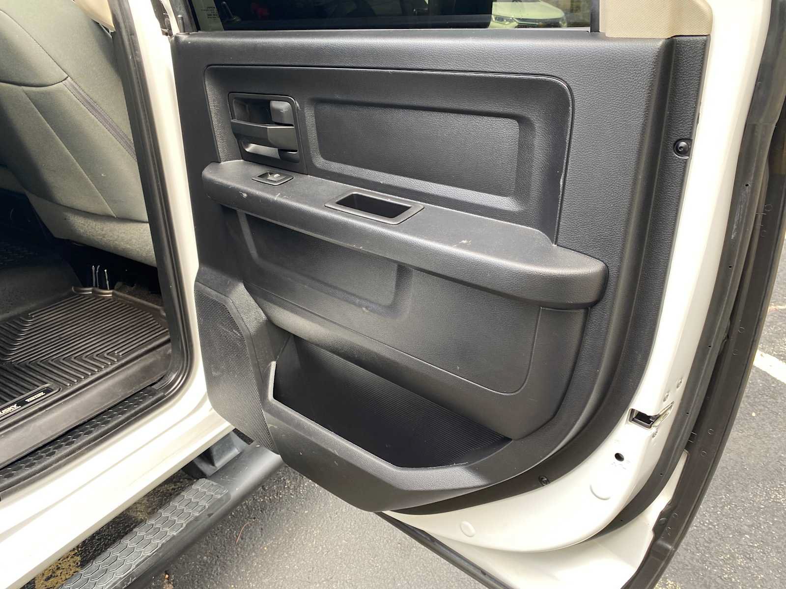 Used 2016 RAM 1500 Express AWD/4WD image 29