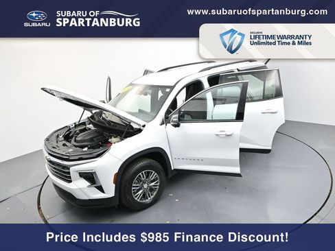 Used 2024 Chevrolet Traverse LT image 35