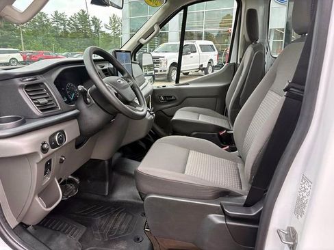 Used 2024 Ford E-Transit RWD image 9
