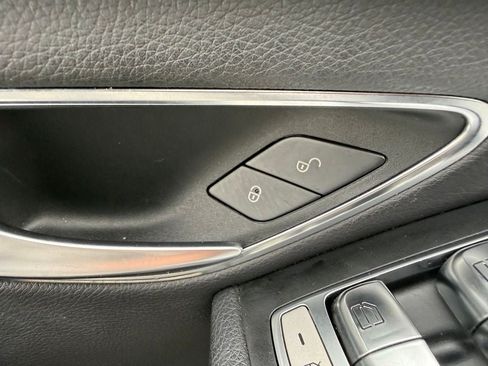 Used 2016 Mercedes-Benz C 300 4MATIC Sedan image 23