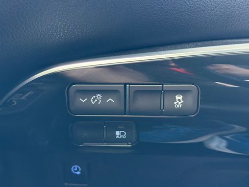 Used 2022 Toyota Prius Prime XLE FWD image 36