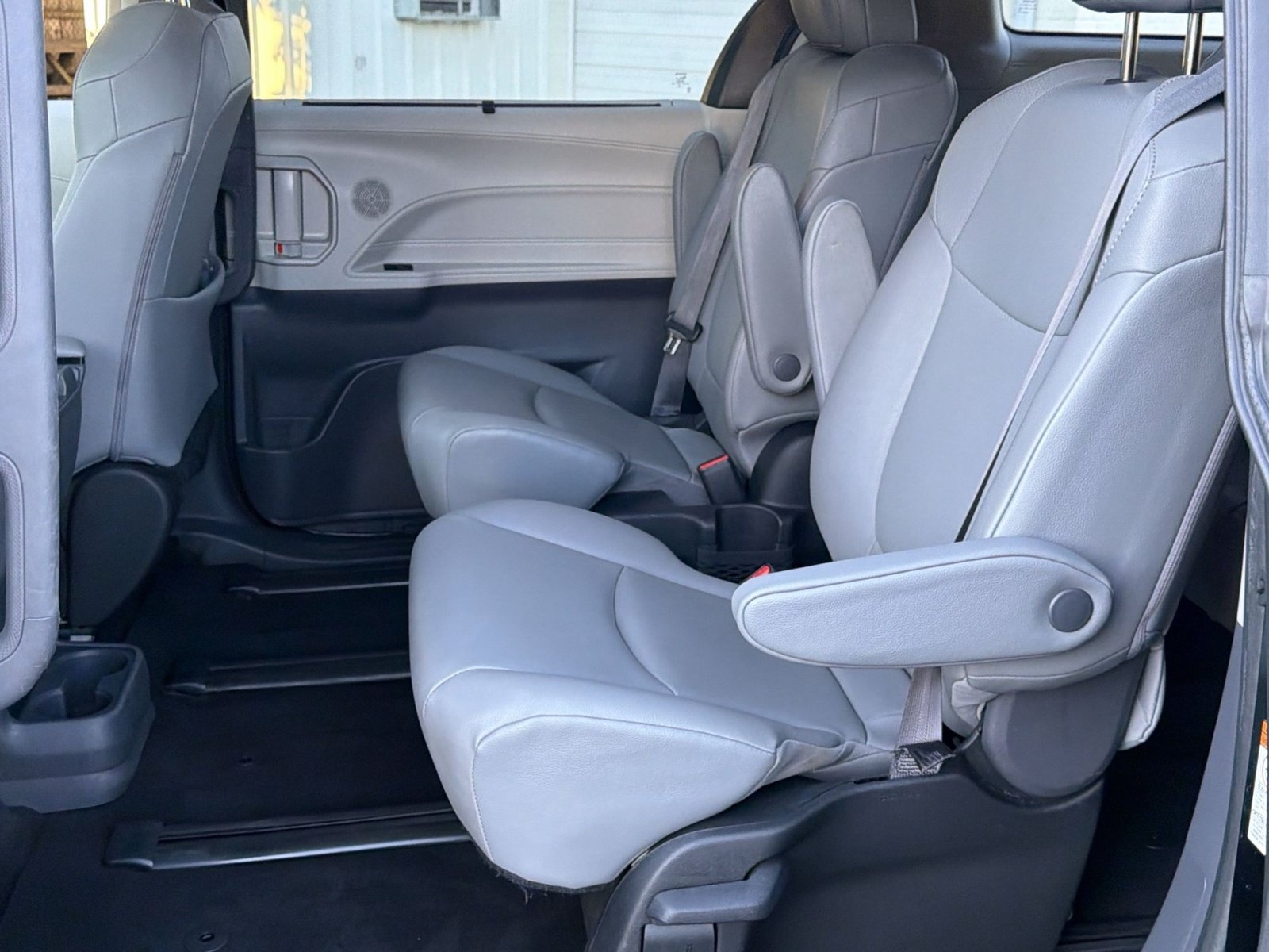 Used 2022 Toyota Sienna XLE AWD/4WD image 26